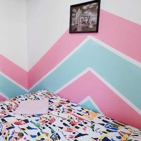 A Private Room For Backpacker Share Bathroom Bruselas Exterior foto