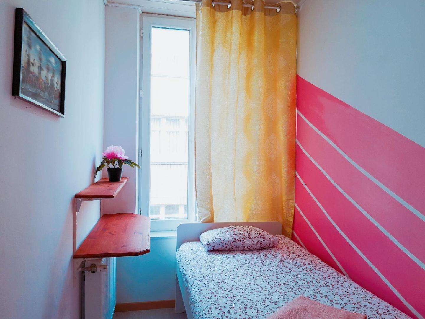 A Private Room For Backpacker Share Bathroom Bruselas Exterior foto