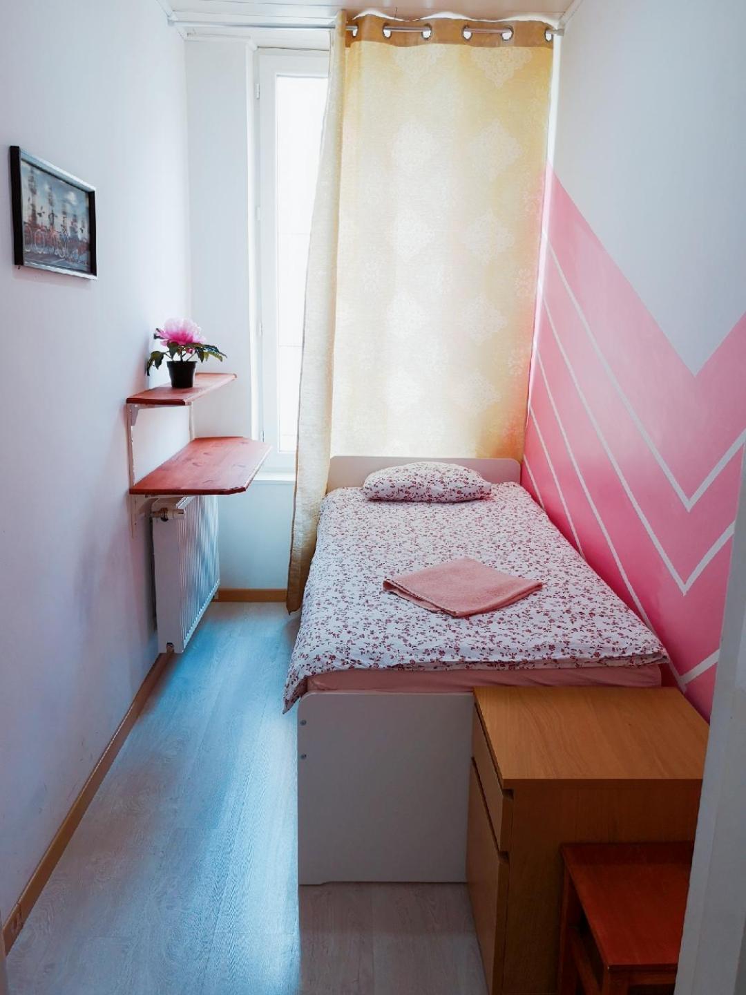 A Private Room For Backpacker Share Bathroom Bruselas Exterior foto