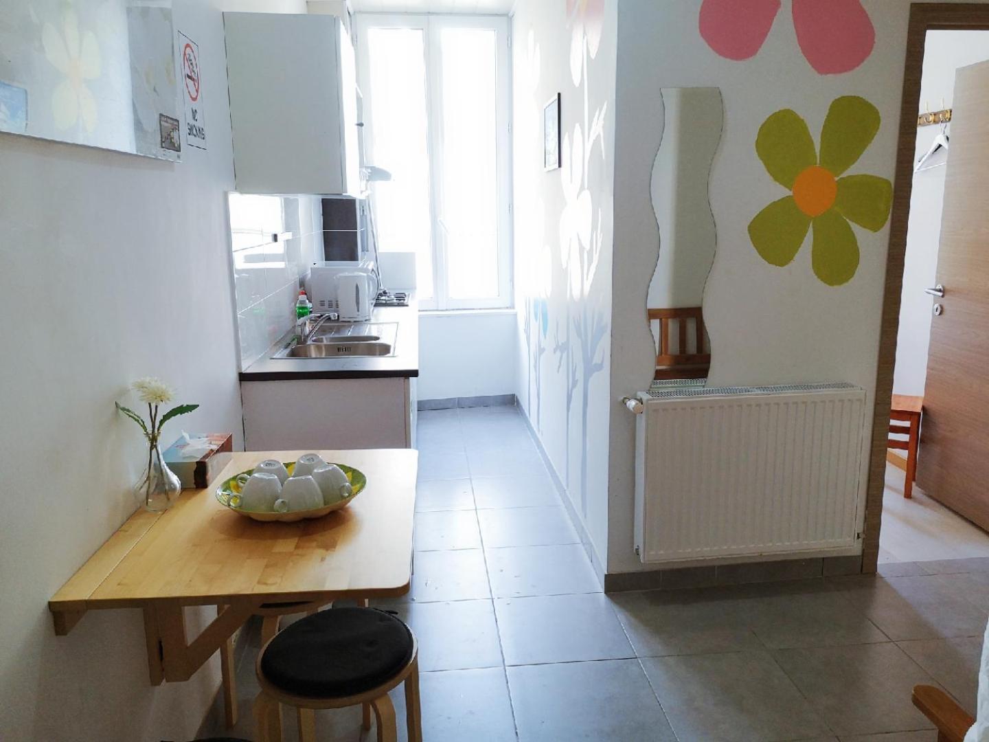 A Private Room For Backpacker Share Bathroom Bruselas Exterior foto